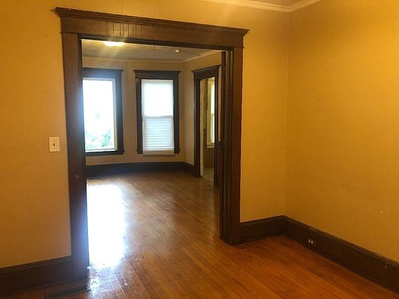 4th image of 2937-2939 Fremont Ave N #2