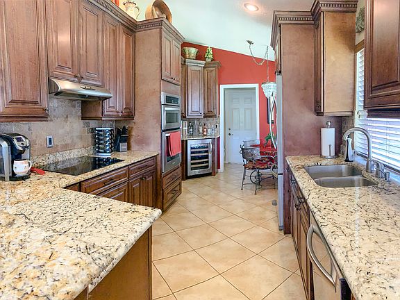 3rd image of 6416 Winder Oaks Blvd
