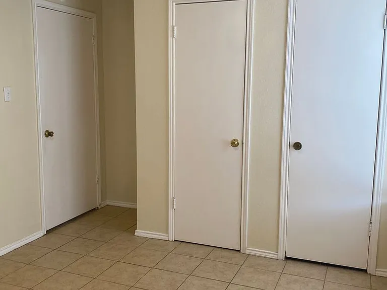 815 W Olmos Dr — Photo 6