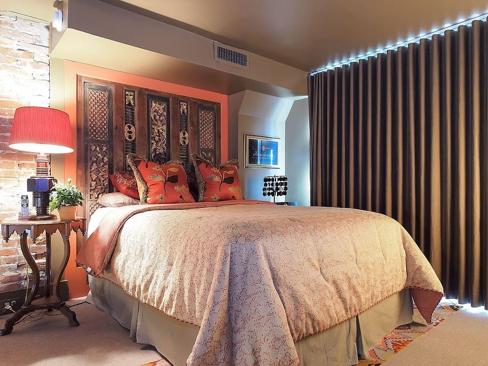 Comfortable queen sized bed
