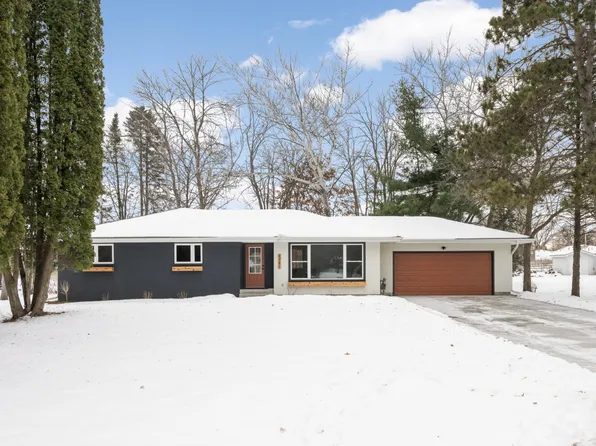 9181 31st St N, Lake Elmo, MN 55042
