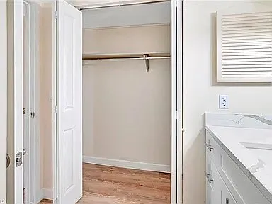 1900 Alamanda Dr #202 — Photo 11