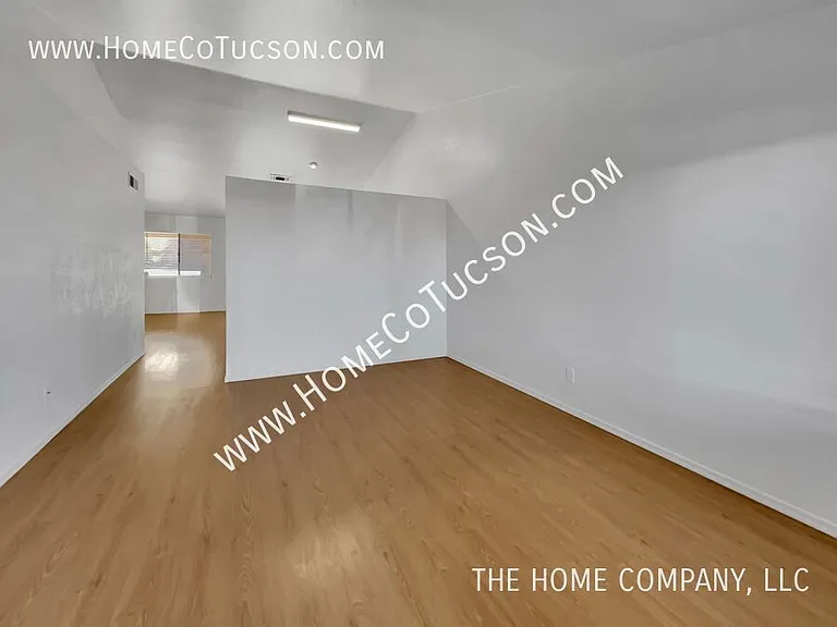 3873 S Havenhurst Dr — Photo 6