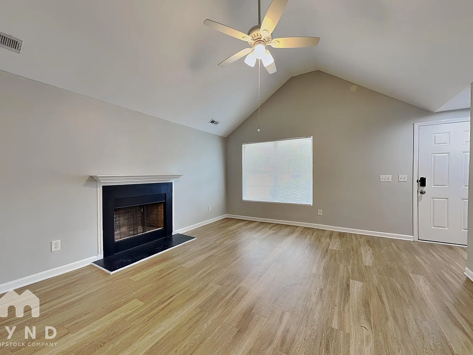3 bed, 2.0 bath, 1347 sqft, $1,775 — Photo 4