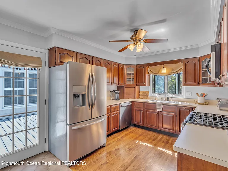 608 Brielle Ave — Photo 15