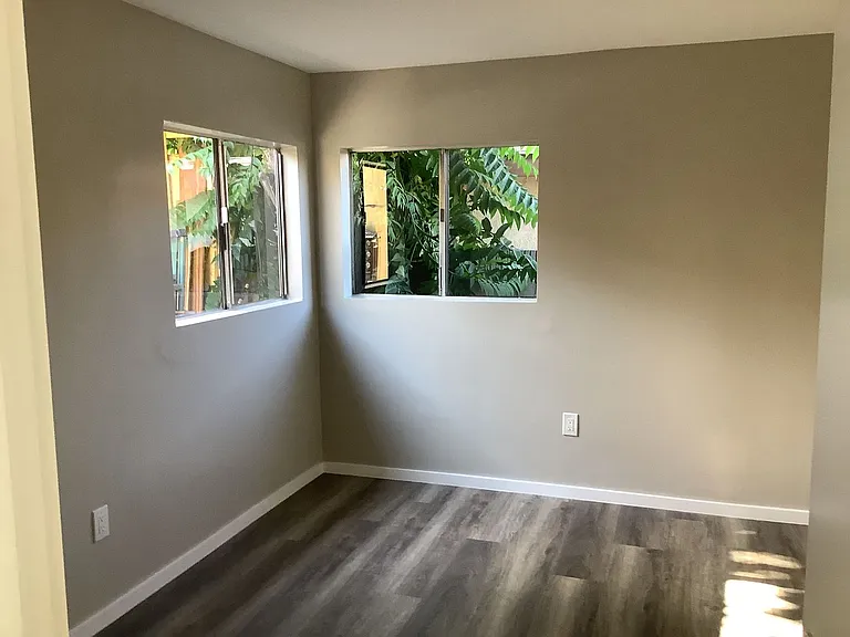 5909 Cecilia St — Photo 9