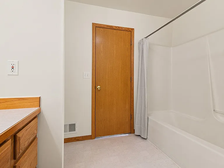 Freeland Rental Homes - Freeland/Bay City, MI — Photo 20