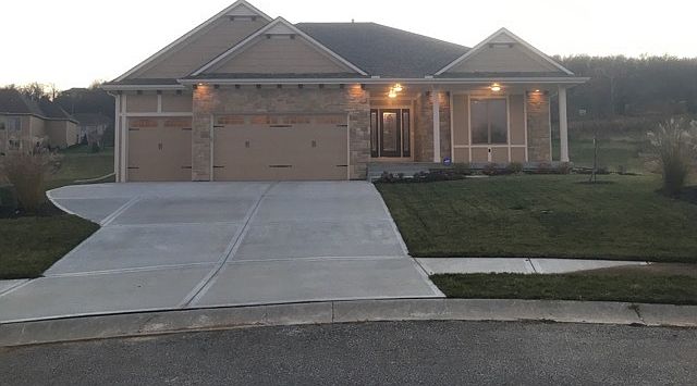 Welcome Home - 1921 Edgewood Dr