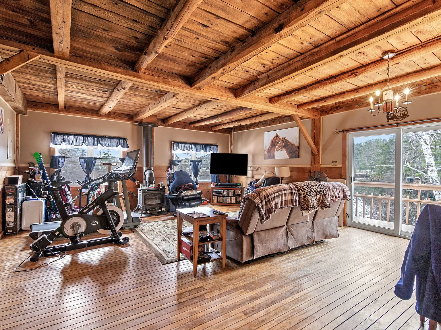 1 bed, 1000 sqft, $1,600 — Photo 1