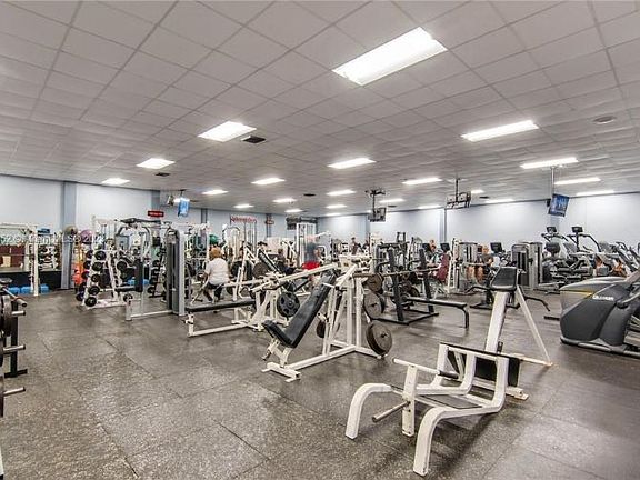 5th image of 432 Lakeview Dr APT 102