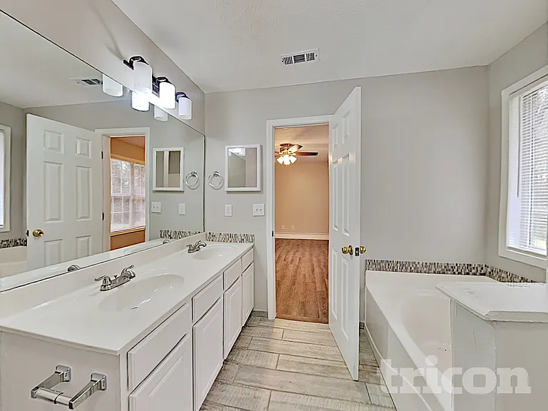 312 Reisling Dr — Photo 10