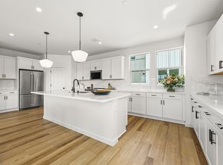 1452 Waterside Ln, Rohnert Park, CA 94928