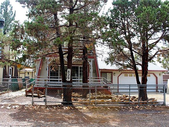 3rd image of 829 Hart Ln