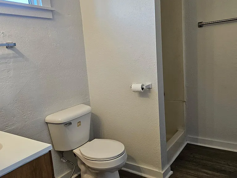 260 2nd Ave N #16 — Photo 5