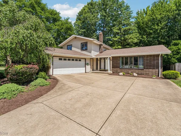 27020 Sleepy Hollow Dr, Westlake, OH 44145