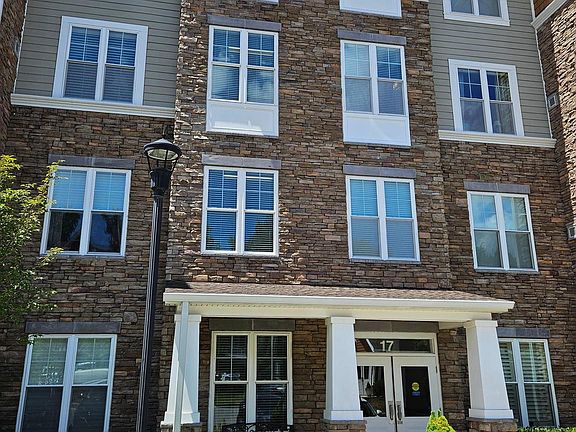 2nd image of 17 Clay Lodge Ln Unit 102