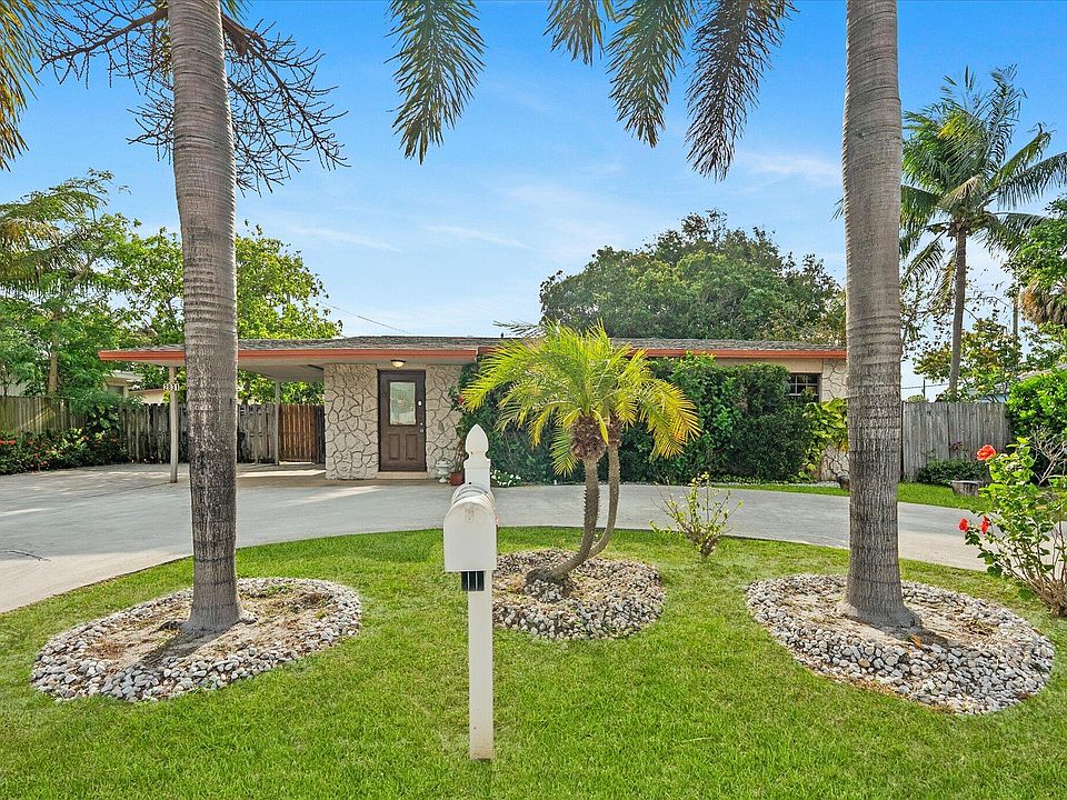 1st image of 2831 N Seacrest Boulevard