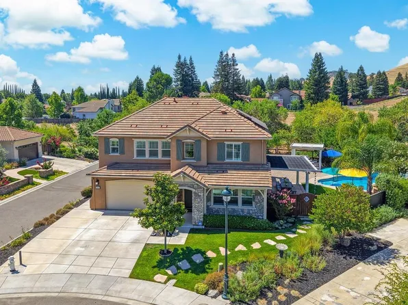 1043 Green Leaf Court, Vacaville, CA 95688