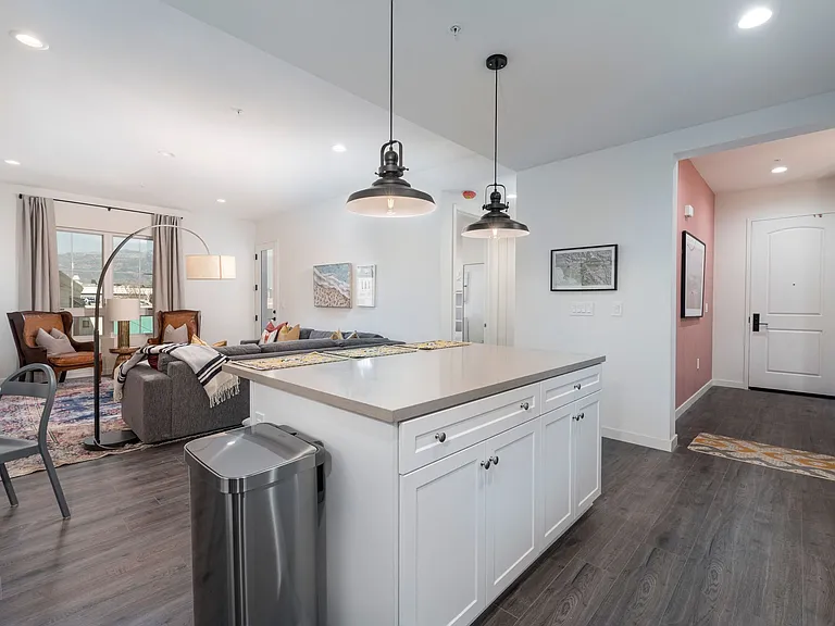 Mission View Residences — Photo 19