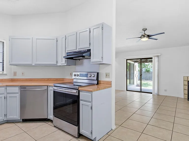 2823 Ash Field Dr — Photo 6