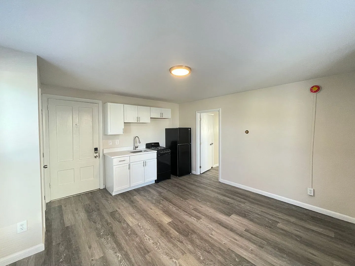 343 Hayward St — Photo 2
