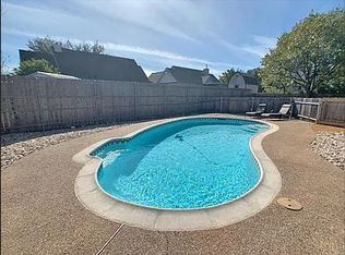 913 Norton St, Weatherford, TX 76086