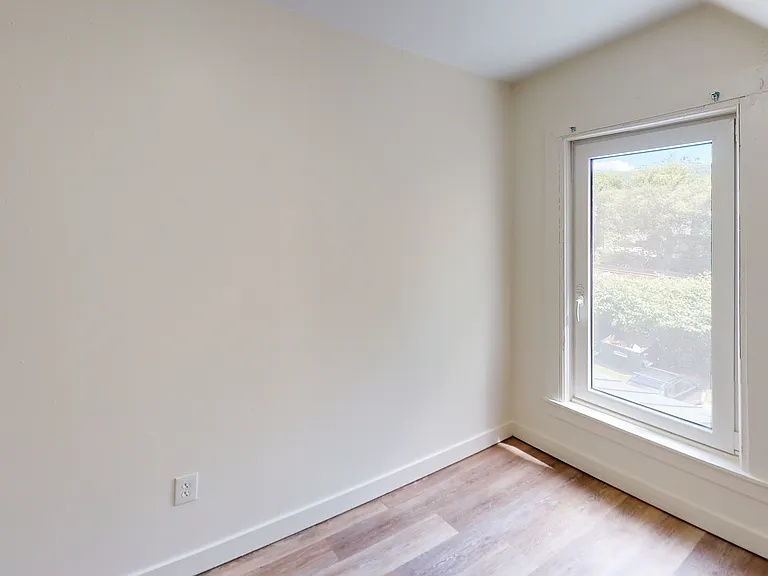 332 S Main St #6 — Photo 2