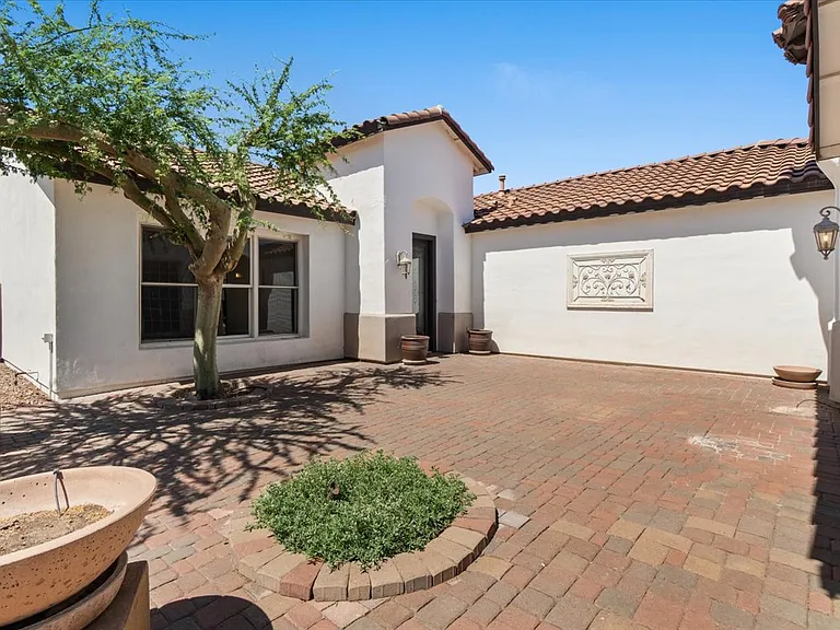 2435 E Desert Broom Pl — Photo 13