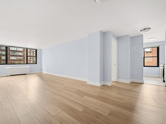 3rd image of 315 W 57th St APT 16D
