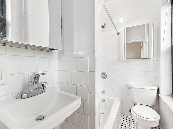 5th image of 161 Prince St APT 22