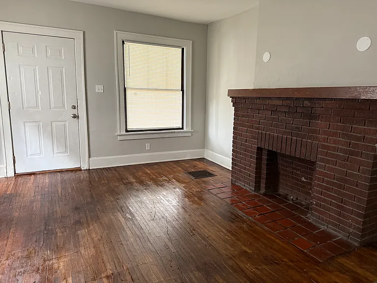 2118 Indiana Ave — Photo 6