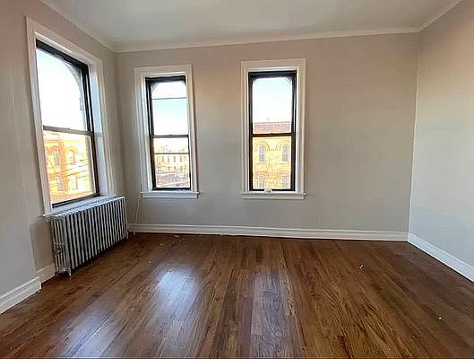 5th image of 660 Onderdonk Ave Floor 1