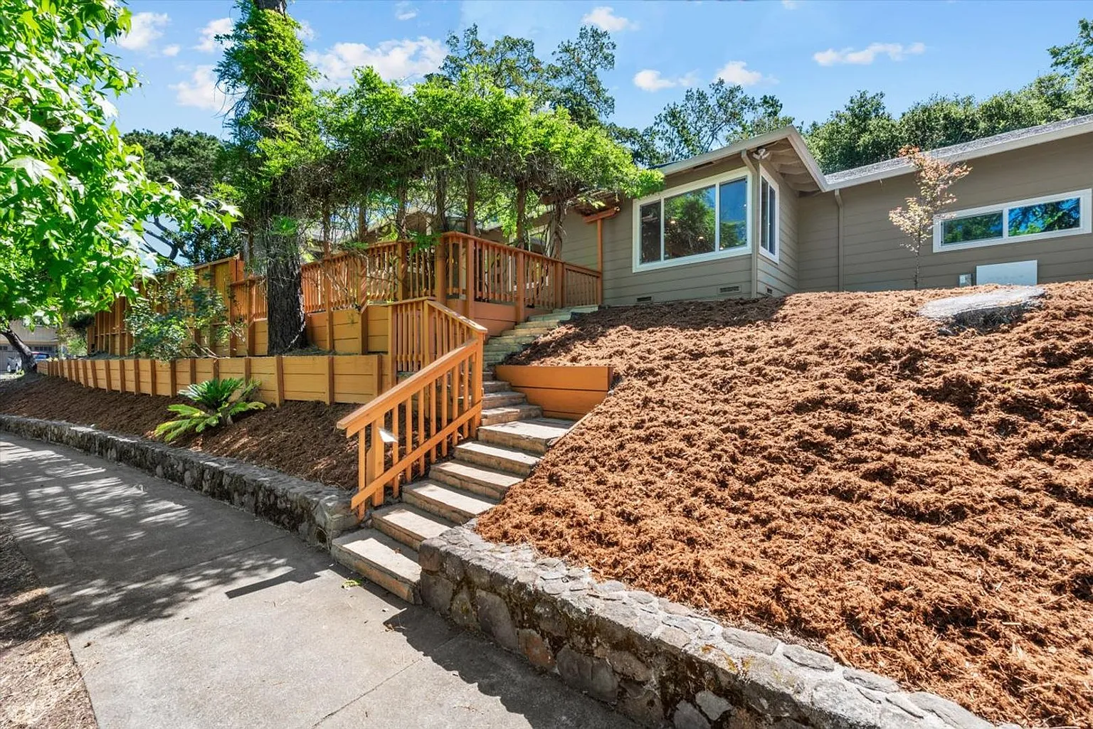 2700 Hidden Valley Dr photo 1
