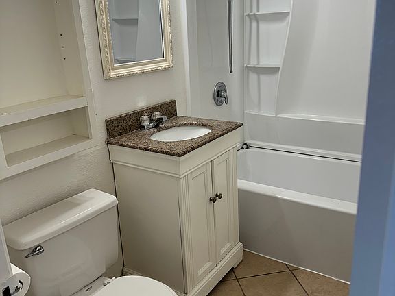 5th image of 1623 W Caldwell Ave
