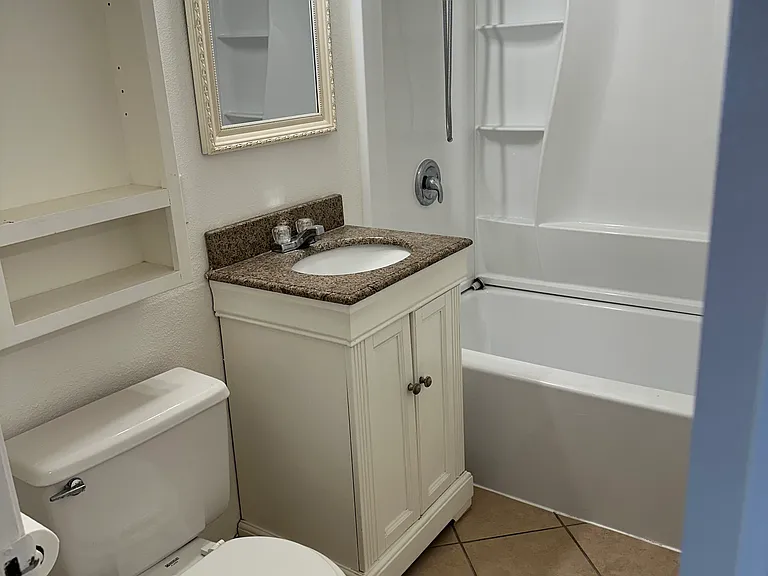 1623 W Caldwell Ave — Photo 5
