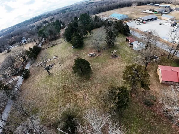 4070 N Old Wire Rd, Fayetteville, AR 72703