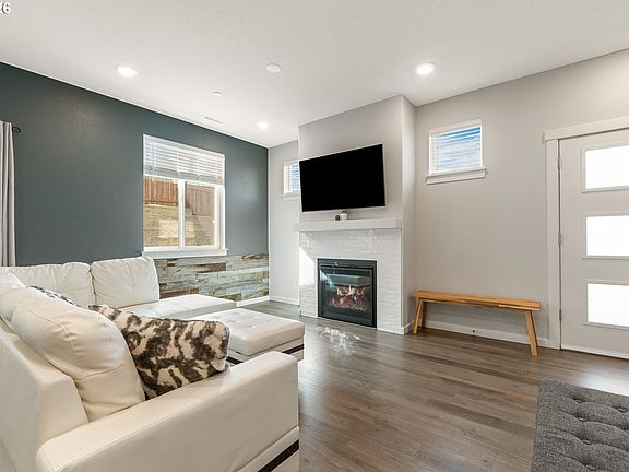 3rd image of 2401 S Brookside Pl
