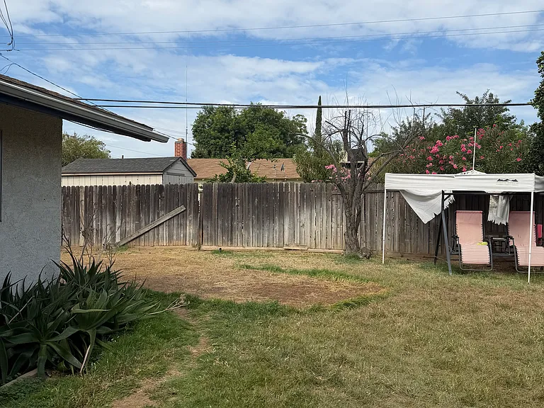 4207 N Woodson Ave — Photo 22