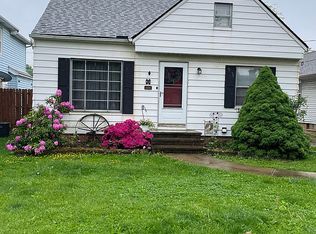 11104 McCracken Rd, Garfield Heights, OH 44125