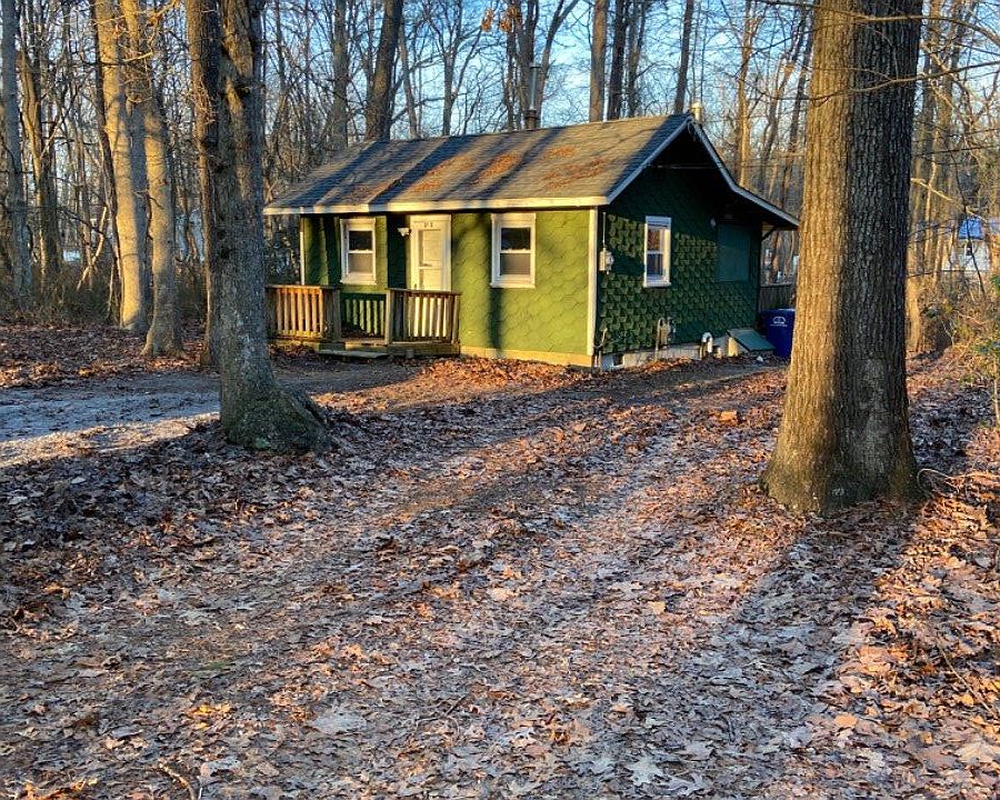 1st image of 212 Bedford St