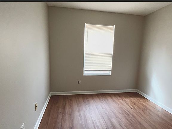 3rd image of 8570 Oakley Cir