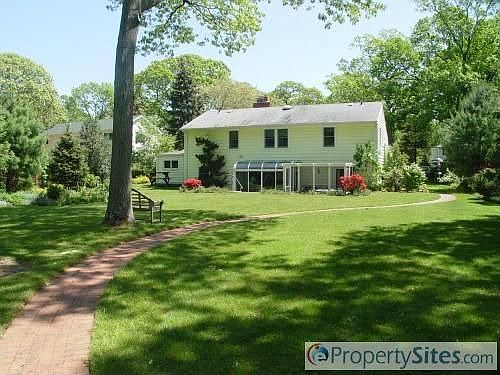 2nd image of 84 Hollins Ln