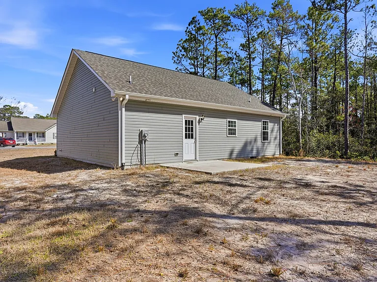 1040 Beaufort Rd — Photo 20