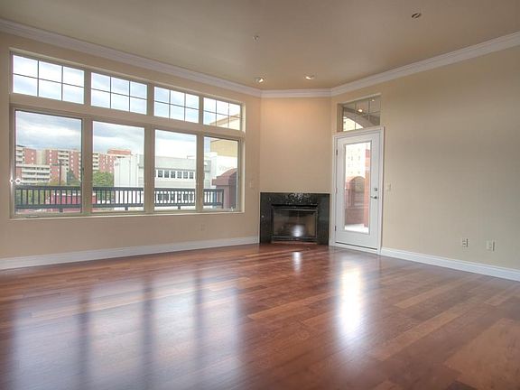 4th image of 1120 N Delaware St Unit 404