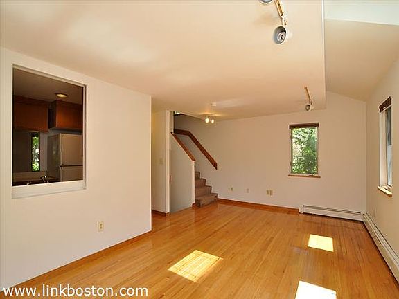 4th image of 19 Cogswell Ave #A