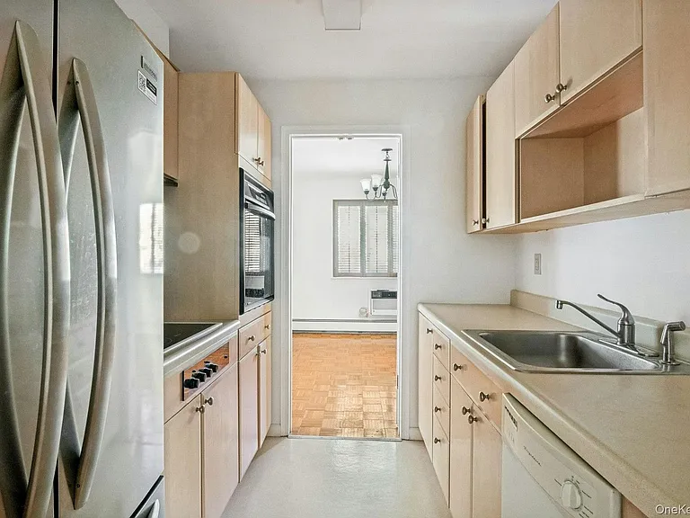 500 Central Park Ave #145 — Photo 9