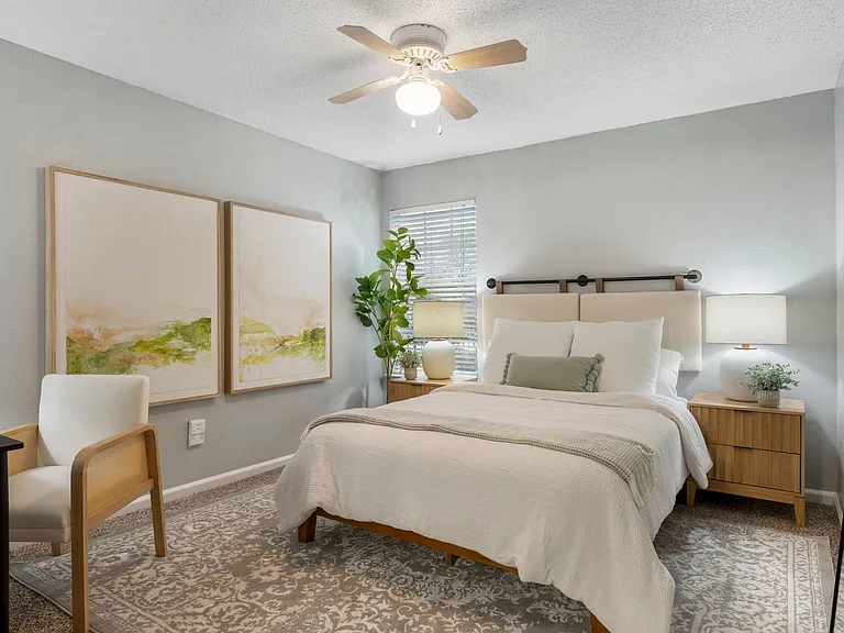 Post Oak Apartments — Photo 32