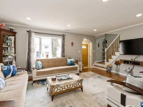 112 Hamilton Ave, Hasbrouck Heights, NJ 07604
