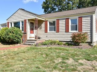 3 Cedarwood Dr, Cranston, RI 02920