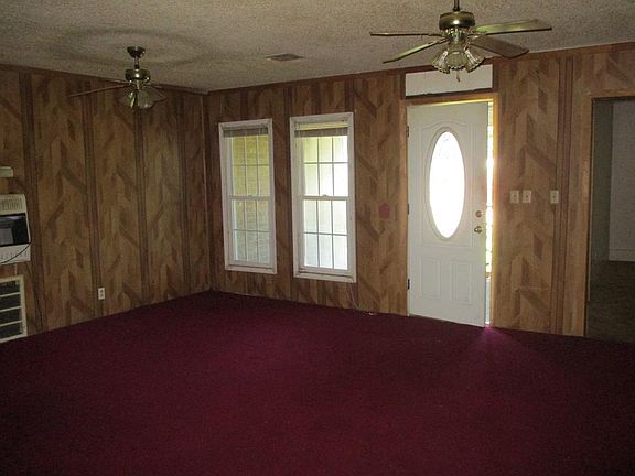 3rd image of 139 N Locust Ave